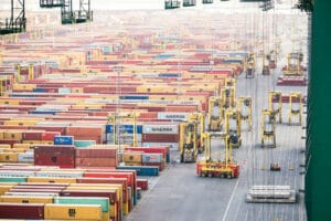 De terminal van PSA Antwerp: dag en nacht bedrijvigheid, aangestuurd door mensen en IT. Copyright: PSA De terminal van PSA Antwerp: dag en nacht bedrijvigheid, aangestuurd door mensen en IT. Copyright: PSA